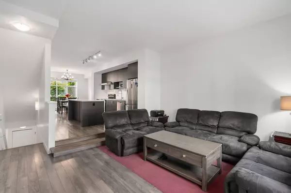 Surrey, BC V3W 1H9,8130 136a ST #52