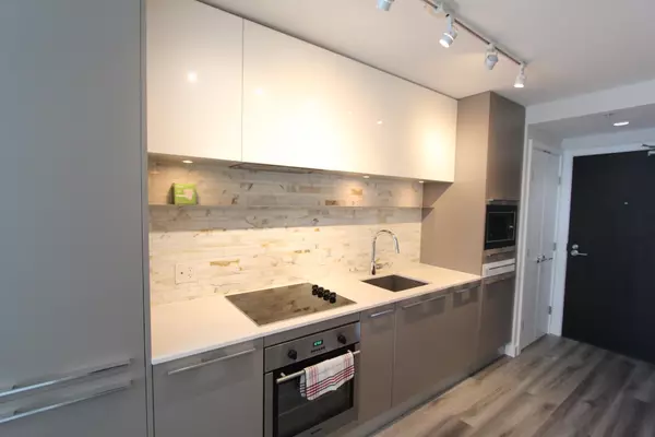 Vancouver, BC V5X 0C9,8031 Nunavut LN #1107