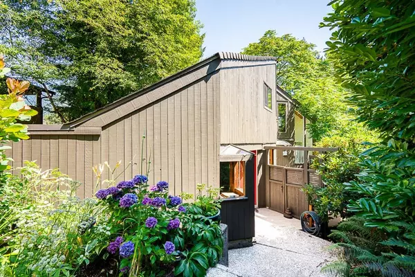 West Vancouver, BC V7W 2H9,6680 Wellington AVE