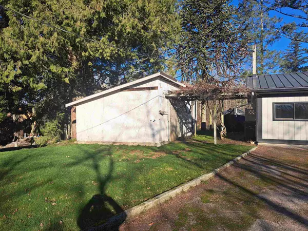 37318 Ward RD, Abbotsford, BC V3G 2K6