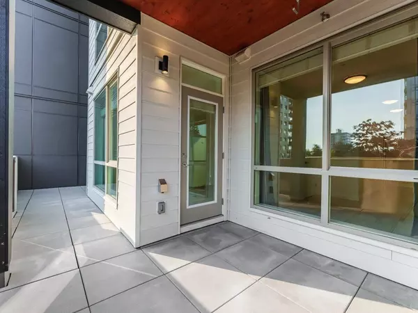 North Vancouver, BC V7L 1Y7,128 E 8th ST #202