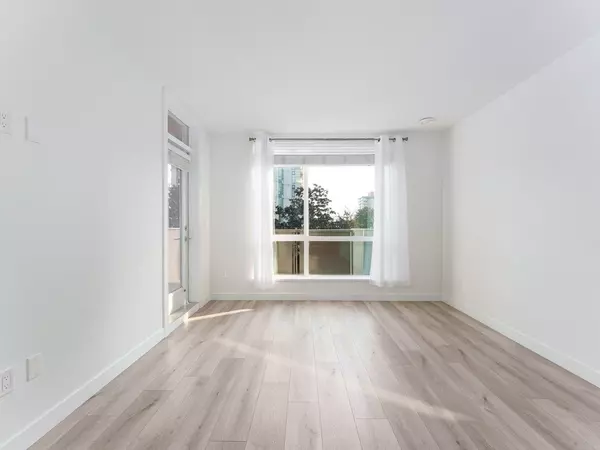 North Vancouver, BC V7L 1Y7,128 E 8th ST #202