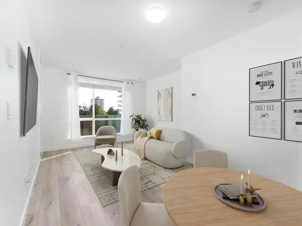 128 E 8th ST #202, North Vancouver, BC V7L 1Y7