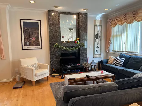 Vancouver, BC V6L 1K9,3021 W 21st AVE