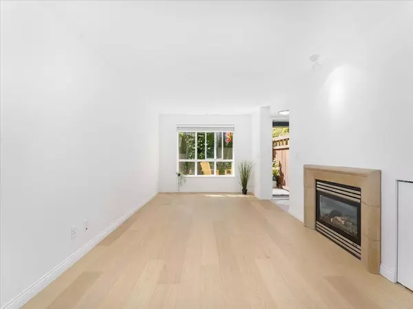 North Vancouver, BC V7L 4X2,288 St. Davids AVE #12