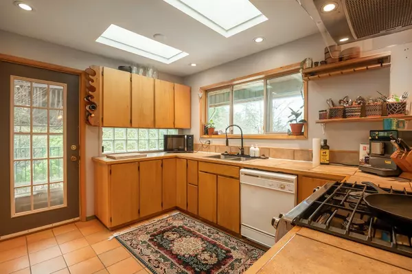 5220 Claydon RD Garden Bay, BC V0N 1S1