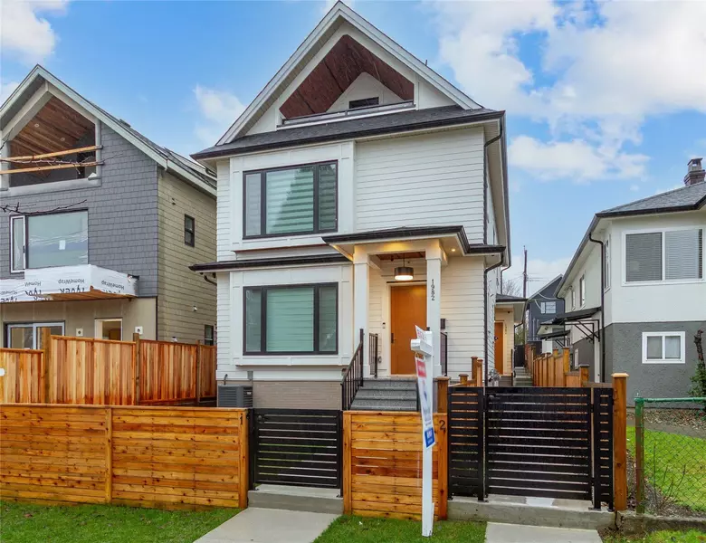 1982 Venables ST #2, Vancouver, BC V5L 2H8