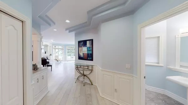 White Rock, BC V4B 2A8,14937 Blackwood LN