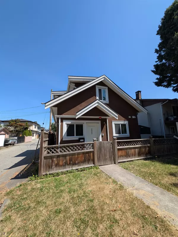 Vancouver, BC V5S 2M4,6388 Elliott ST