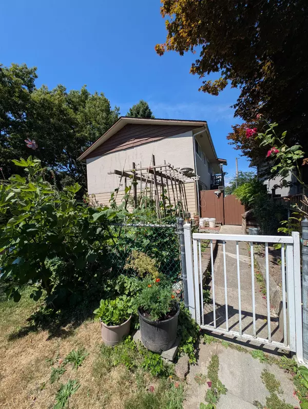 Vancouver, BC V5S 2M4,6388 Elliott ST