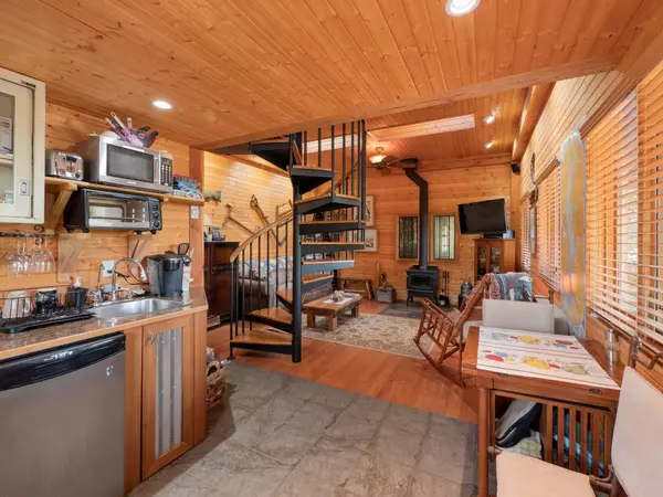 Halfmoon Bay, BC V7Z 1G9,9305 Stephens WAY