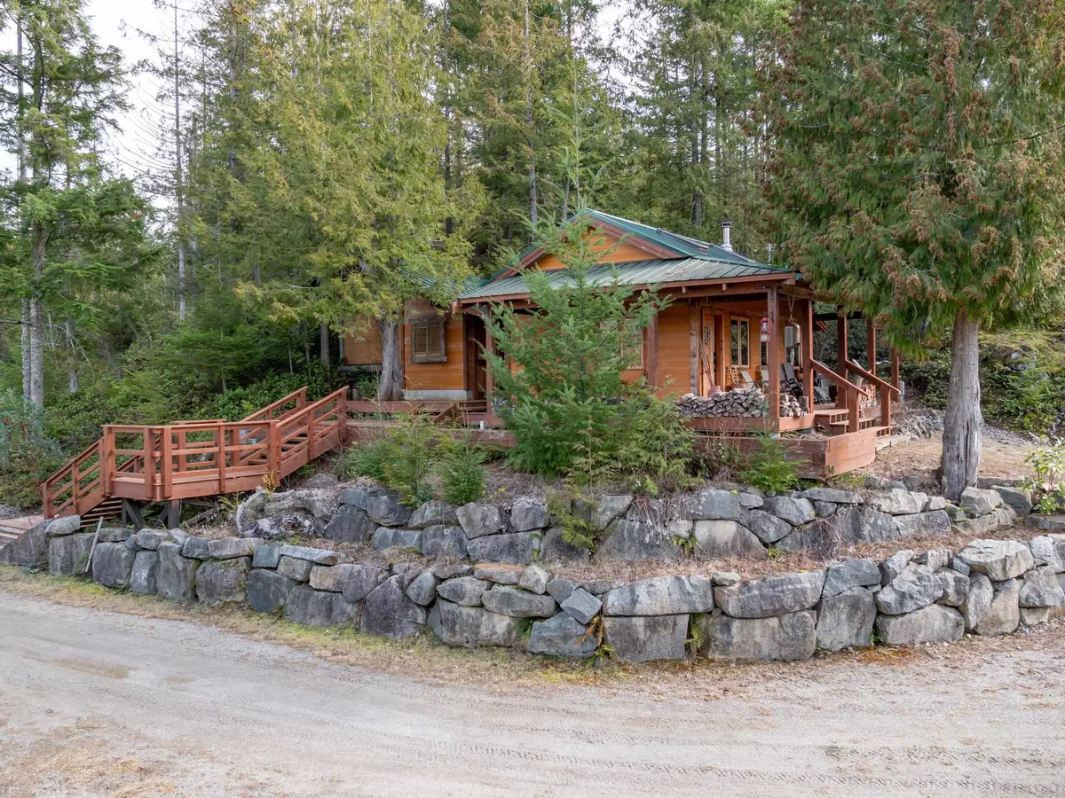 Halfmoon Bay, BC V7Z 1G9,9305 Stephens WAY