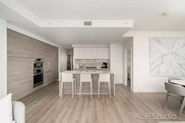 680 Quayside DR #4405 New Westminster, BC V3M 0P2