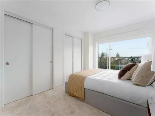 Richmond, BC V6V 0C4,4337 Boundary RD #48