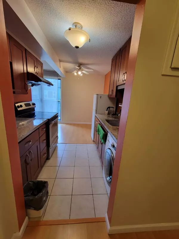 Richmond, BC V7A 2E4,8131 Ryan RD #251