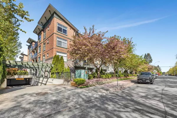 Surrey, BC V3W 1S7,8183 121a ST #305