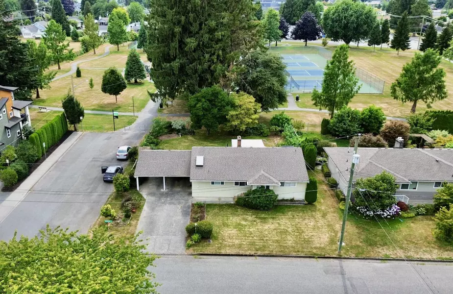 9709 Valemont ST, Chilliwack, BC V2P 5X1