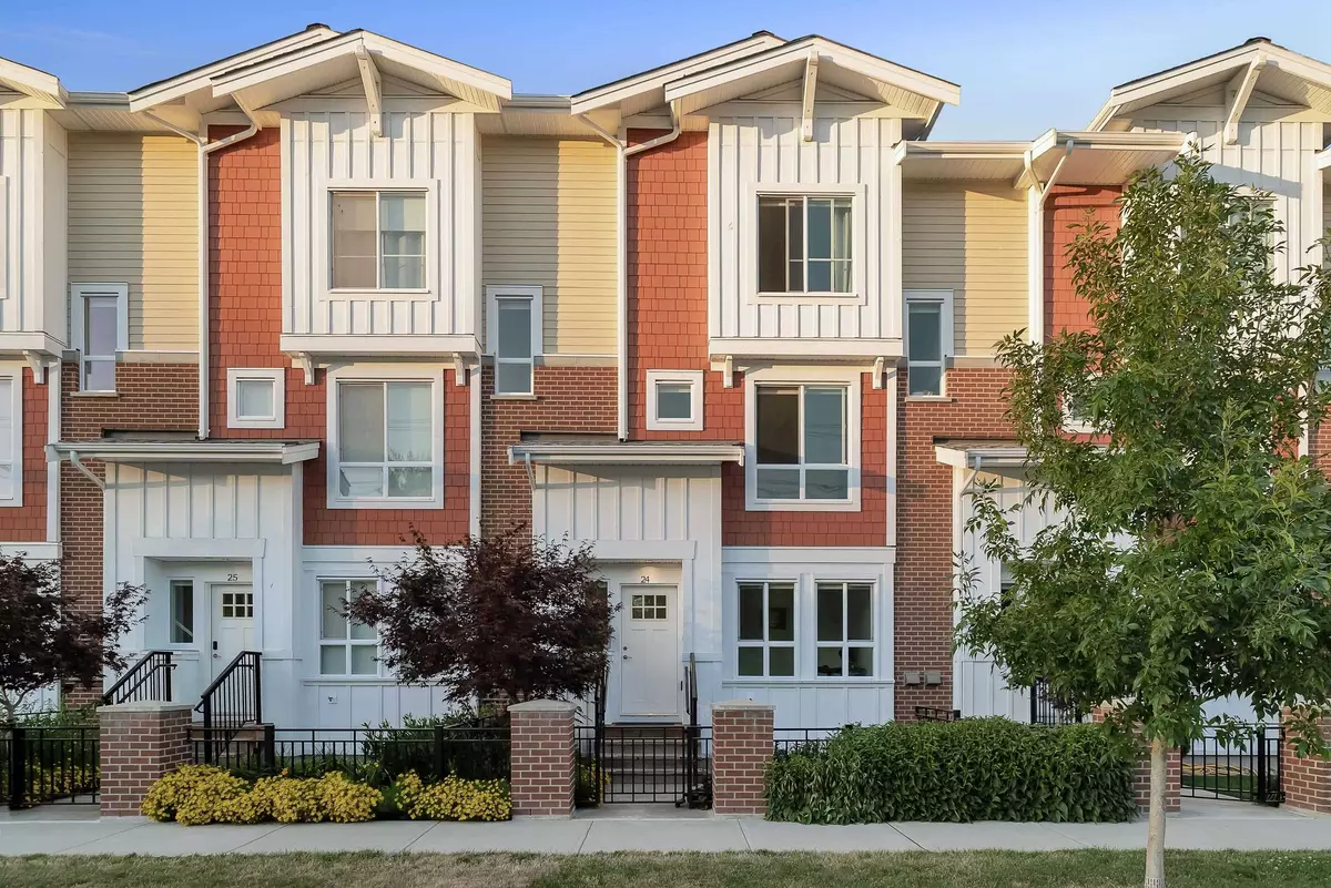 Surrey, BC V3Z 1J3,16561 17a AVE #24