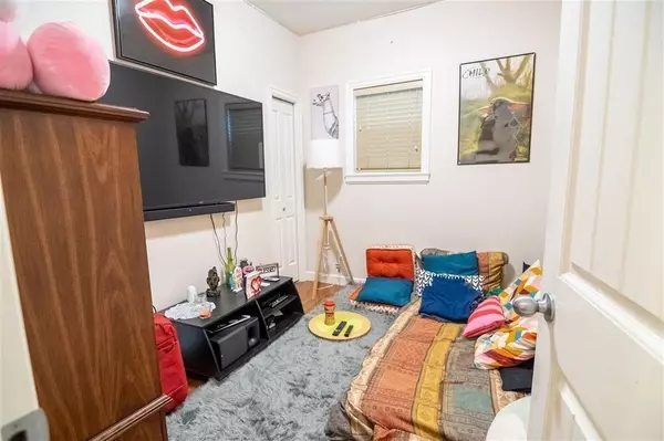 Vancouver, BC V5W 2H4,728 E 49th AVE