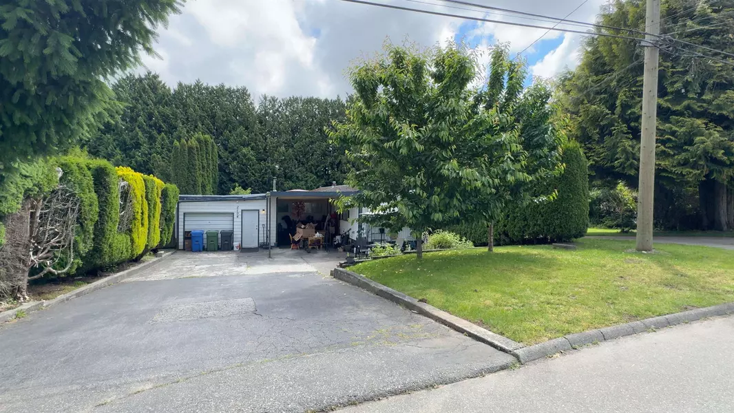 2104 Oakridge CRES, Abbotsford, BC V2T 6A8