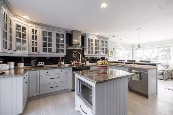 White Rock, BC V4B 1T9,15529 Semiahmoo AVE