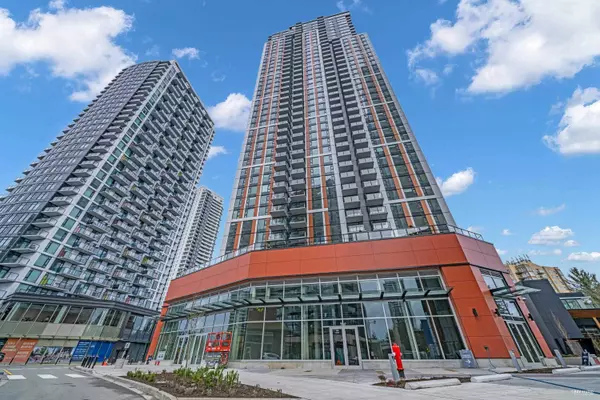 13745 George Junction #1812, Surrey, BC V3T 0V8