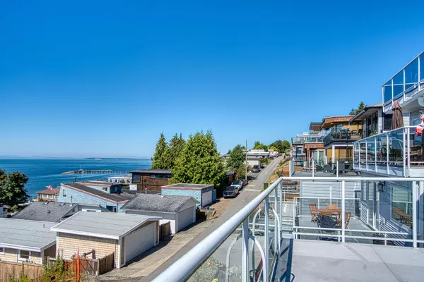 White Rock, BC V4B 1K2,15464 Columbia AVE