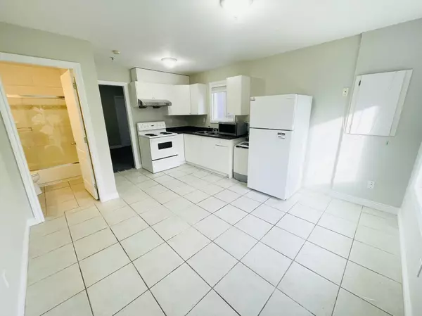 552 E 45 AVE #1 br, Vancouver, BC V5W 1X7
