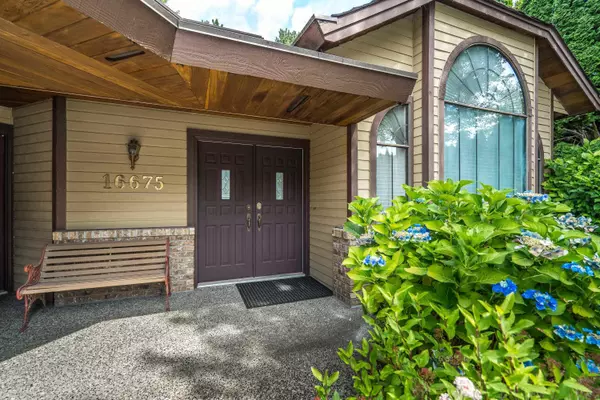 Surrey, BC V4N 1V9,16675 Mapletree Close