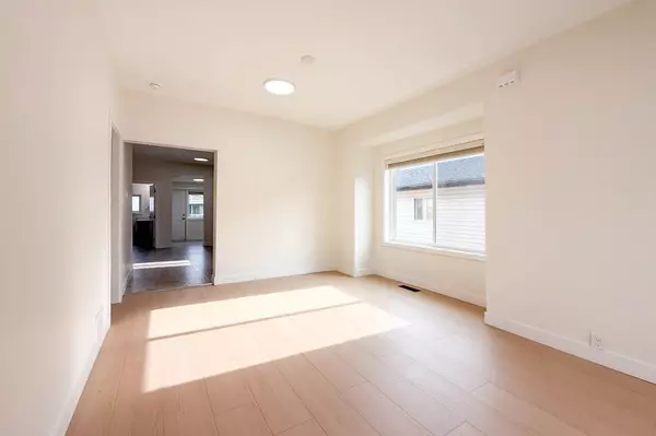 Vancouver, BC V5P 1C9,2147 E 36th AVE #Upper