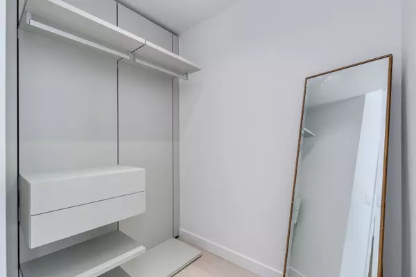 Vancouver, BC V6Z 1W4,1289 Hornby Street #3803