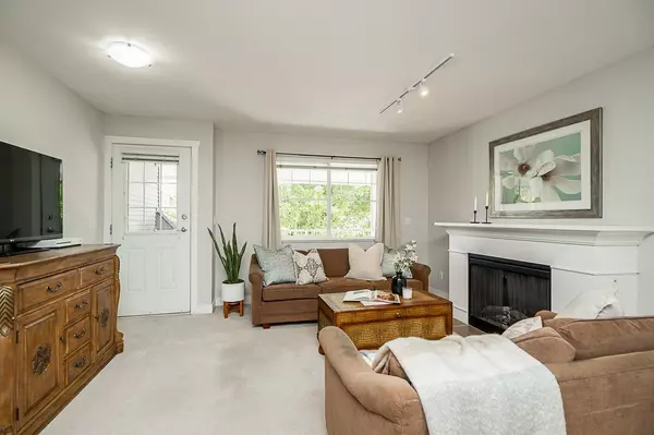 Surrey, BC V4N 0A2,6555 192a ST #13