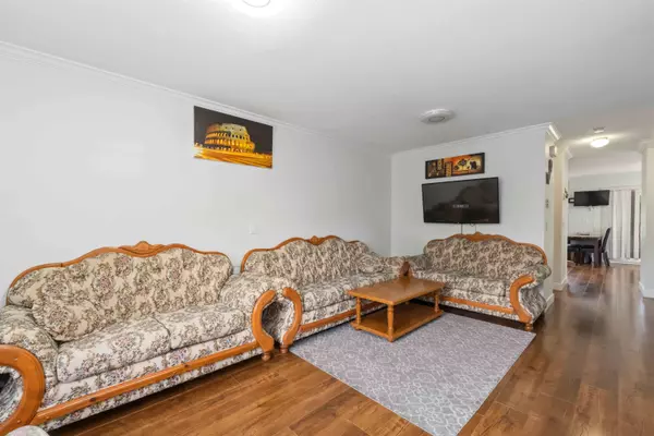 Surrey, BC V3W 1T2,8255 120a ST #13