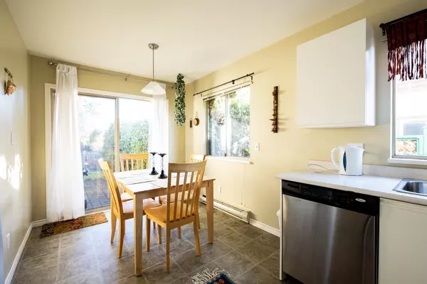 Sechelt, BC V7Z 0N9,5462 Kensington RD