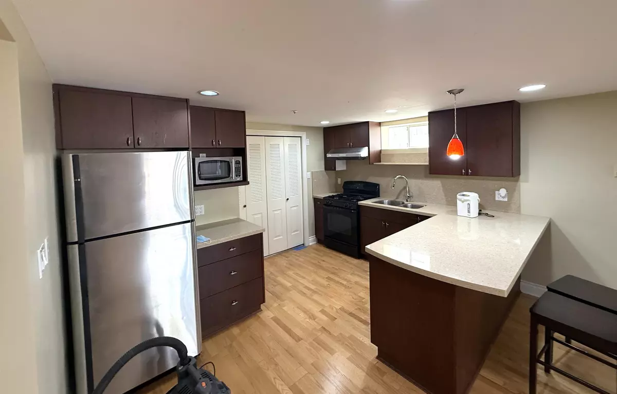 Vancouver, BC V6X 1C3,19XX West 44 AVE