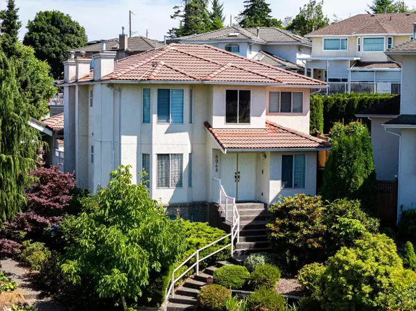 8948 Yarrow PL, Burnaby, BC V3N 4W1