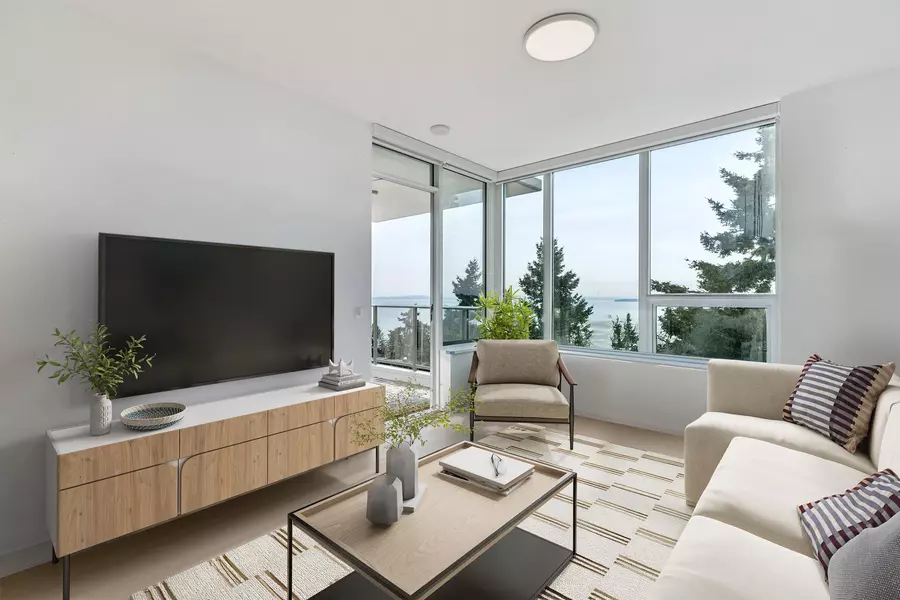 15165 Thrift AVE #901, White Rock, BC V4B 0C1