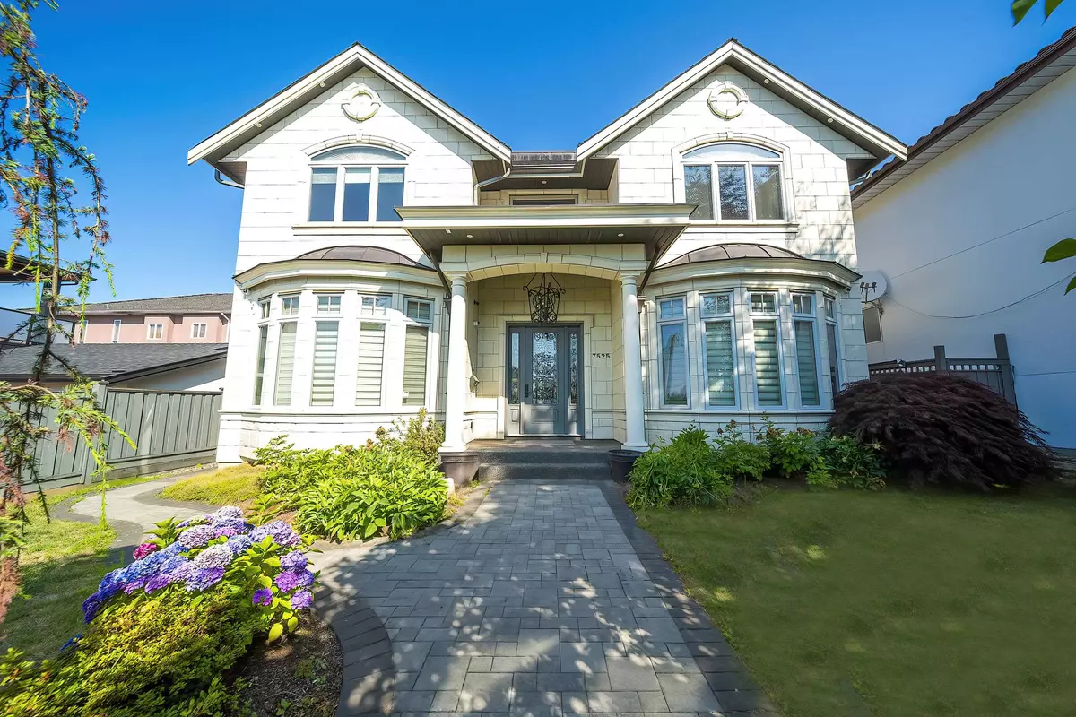 Burnaby, BC V3N 2E3,7525 13th AVE
