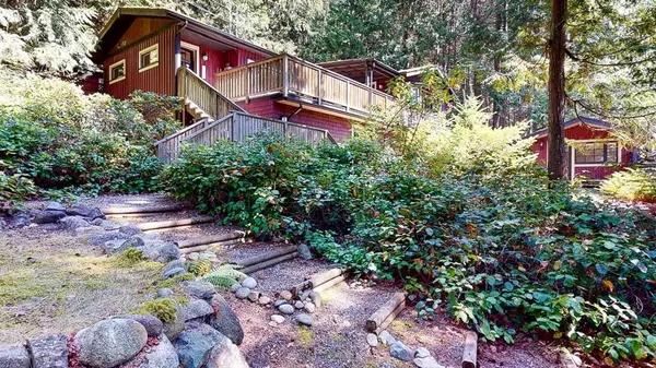 152 Swallow RD, Gibsons, BC V0N 1V3