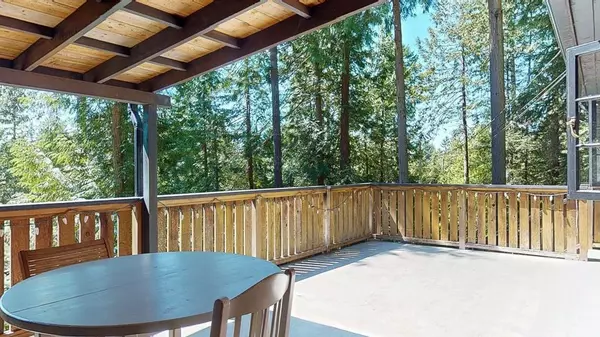 Gibsons, BC V0N 1V3,152 Swallow RD
