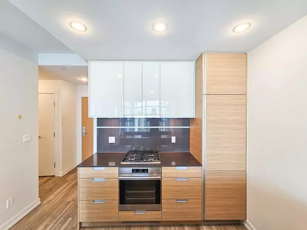 Burnaby, BC V5H 0E9,4688 Kingsway #2602