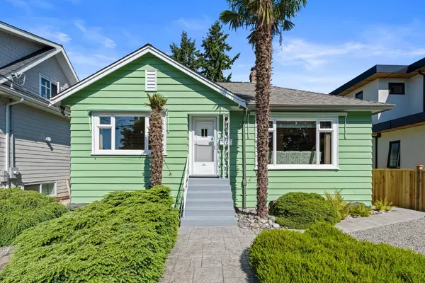 1415 London ST, New Westminster, BC V3M 3C3