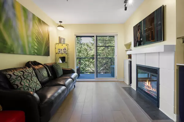 Port Moody, BC V3H 0C1,3240 St Johns ST #209