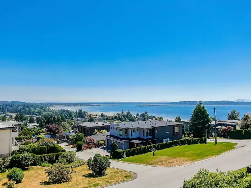 1085 Balsam ST, White Rock, BC V4B 4J4