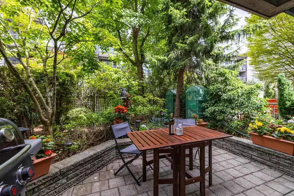 Surrey, BC V4A 1T8,15325 17 AVE #103