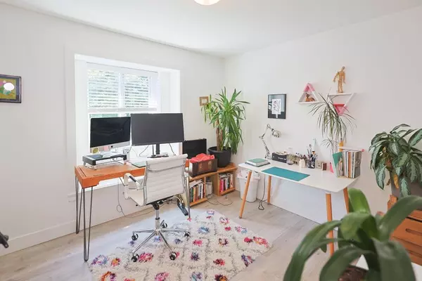 Vancouver, BC V5W 2Y4,5855 St. George ST
