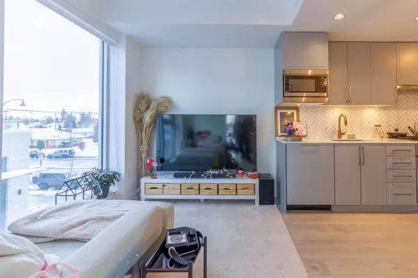 Vancouver, BC V5R 5G8,2435 Kingsway #302