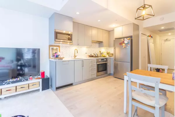 Vancouver, BC V5R 5G8,2435 Kingsway #302