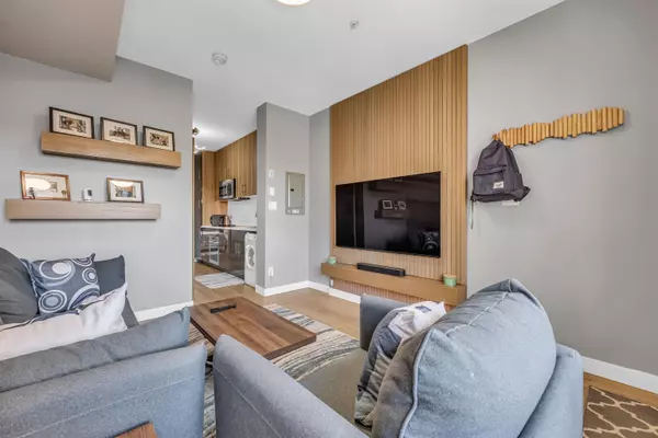 138 E Hastings ST #403, Vancouver, BC V6A 0E6