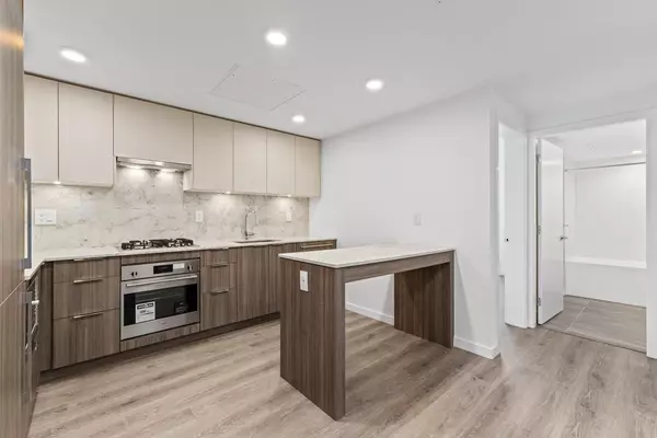 Surrey, BC V3T 0V1,10333 133 ST #1301